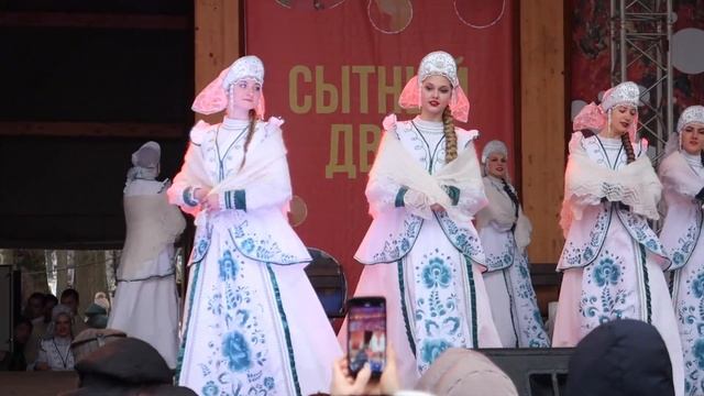 Maslenitsa 2021 in Saint Petersburg. Slow Russian with subtitles. Learn Russian through content.