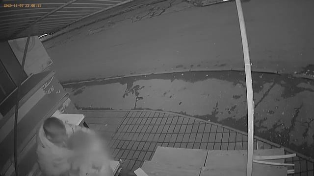 Напал на женщину