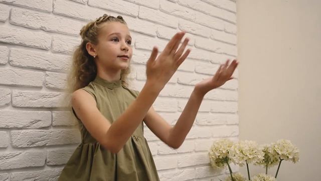 Доркичева Алиса. Жестовая песня 