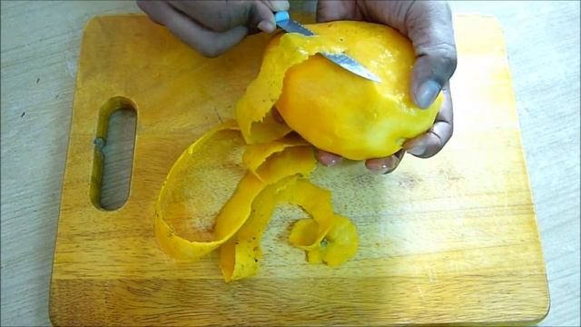 How To Peel The Whole Mango In A Single Attempt Without Lifting The Knife Off