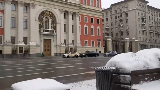 По Тверской от Театральной до Пушкинской (звуки города). Winter in Moscow. Russia