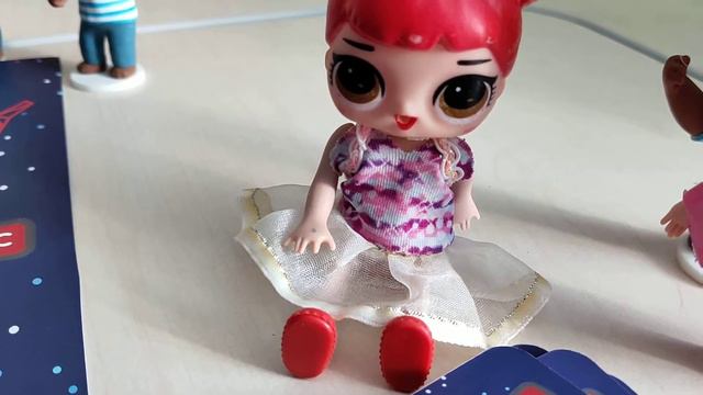 Кукла Лол и игра #Барни-
