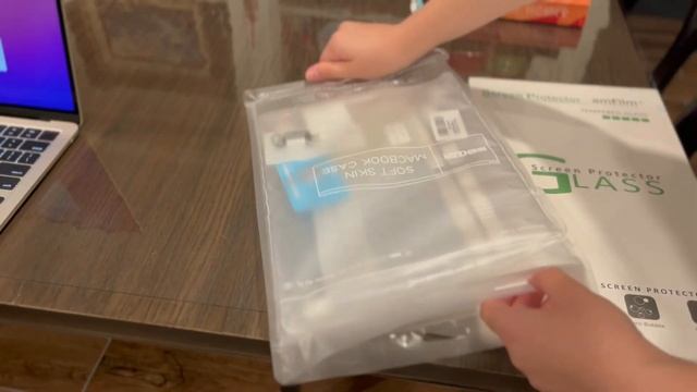 Macbook Air 2022 M2 Unboxing (starlight 13.6