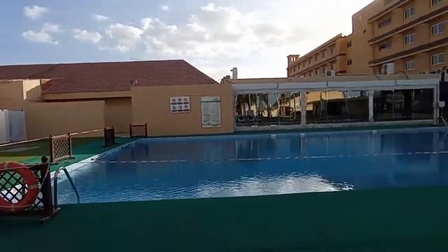 Бассейн с подогревом в отеле Рас Аль Хайма