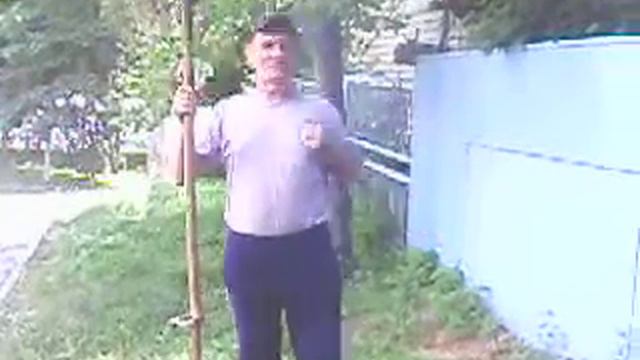 Коси коса, пока роса, а роса долой и коса домой.