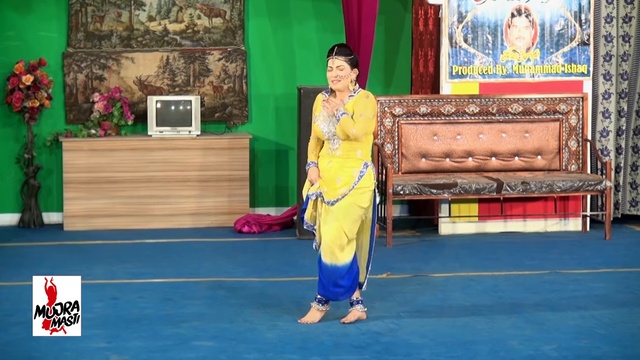 TERE JAYE GABRU VE - SHEEBA RANI - 2017 PAKISTANI MUJRA DANCE -