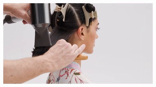 How To: как использовать термоактивируемый спрей Blow.Dry Ever.Smooth от Kevin.Murphy?