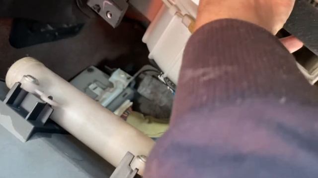 Замена фильтров Toyota и Renault