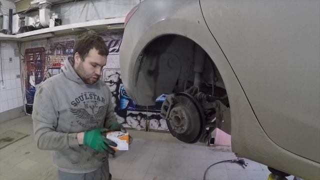 Замена тормозных колодок и дисков