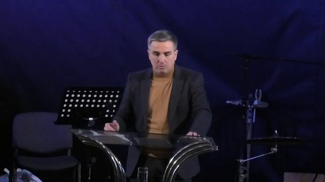 Виктор Пухлий | Просвещает всякого человека