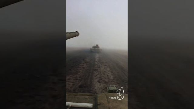 Колонна танков Армата проходит боевое слаживание.mp4