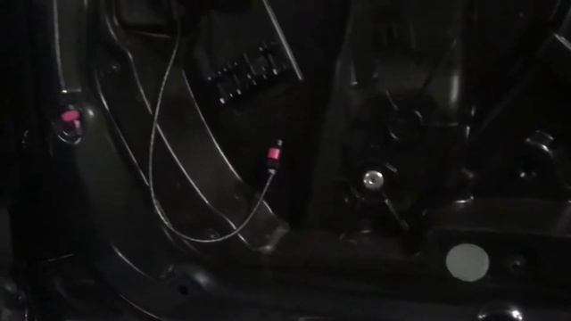 Ремонт дверей: снятие обшивки и замена ручек