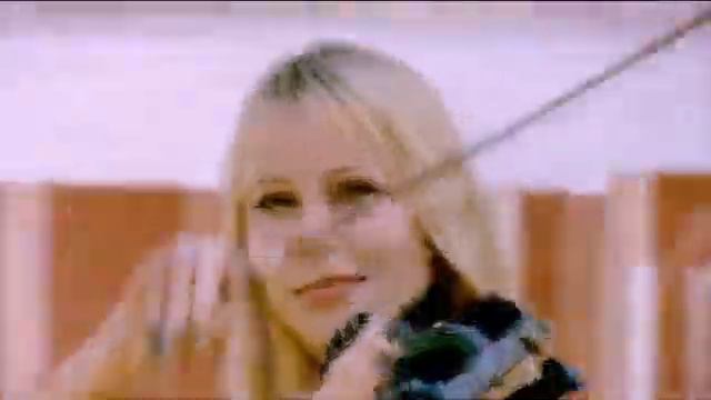 Девушки зажигают на скрипках