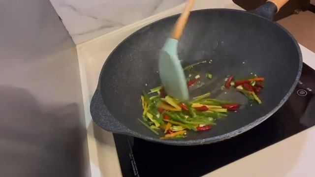 Кислая и острая картошка по-сичуаньски 酸辣土豆丝?Китайская кухня 中国美食