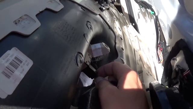 VW JETTA GOLF MK5 DOOR SPEAKER REMOVAL AND REPLACEMENT