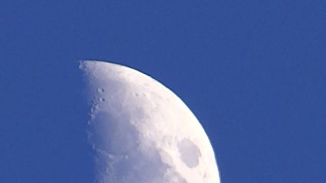 Луна, зум 30 х