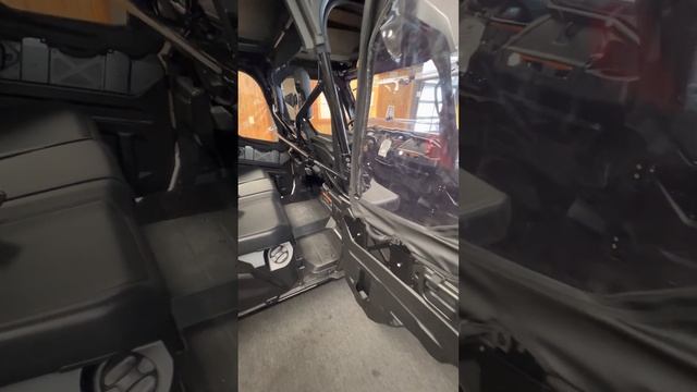 Honda Pioneer 1000-6 Deluxe Crew