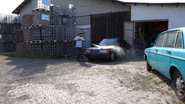 Mercedes 190E W201 | Full Car Detailing (Part 1/3)