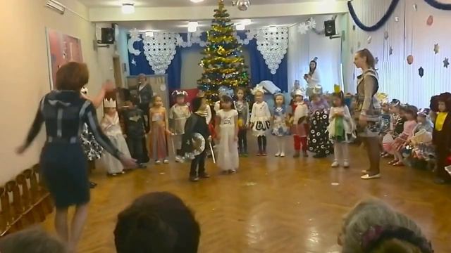 Детский показ Мода из комода