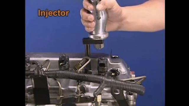 Renault Trafic 2.0 injector removal.