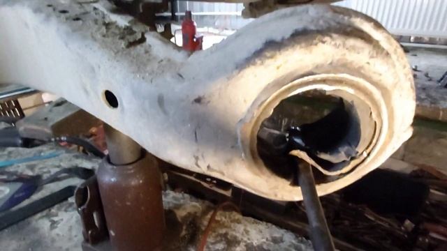 Задний рычаг - замена сайлентблока.