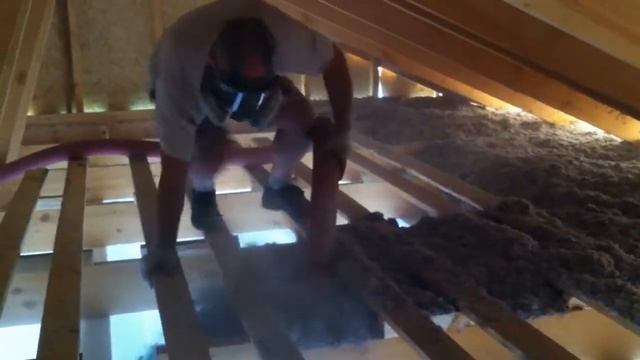 Открытая укладка эковаты. Утепление полов, потолков и перекрытий