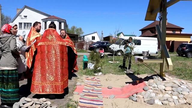 Открытие поклонного креста в д.Большое Уварово. 06.05.2017г.
