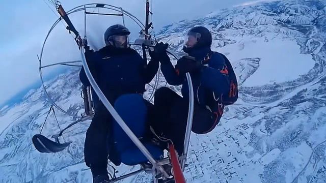 ПРЫЖОК ПАРАШЮТИСТА С ПАРАЛЁТА. Конный Двор г. УСТЬ-КАМЕНОГОРСК