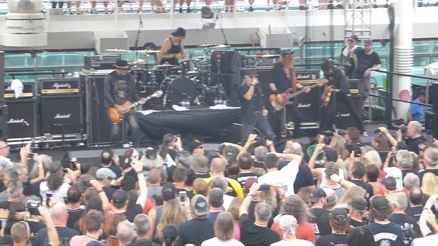 Krokus, Long Stick Goes Boom, MORC 2020