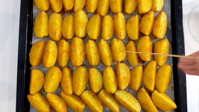 Картофель по деревенски в духовке  невероятно вкусно!