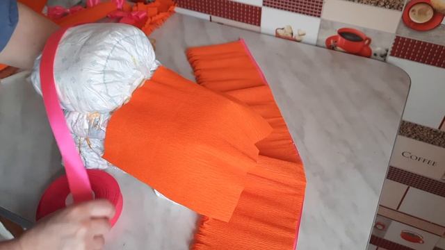 Коляска на торте с памперсов.часть 1