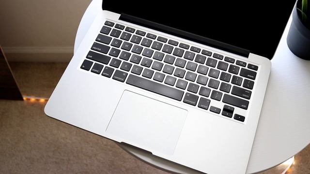 2014 Retina MacBook Pro In 2022! (Review)