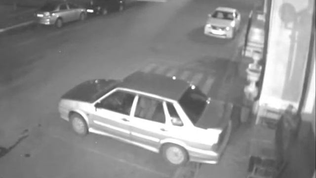 поджог авто в магасе