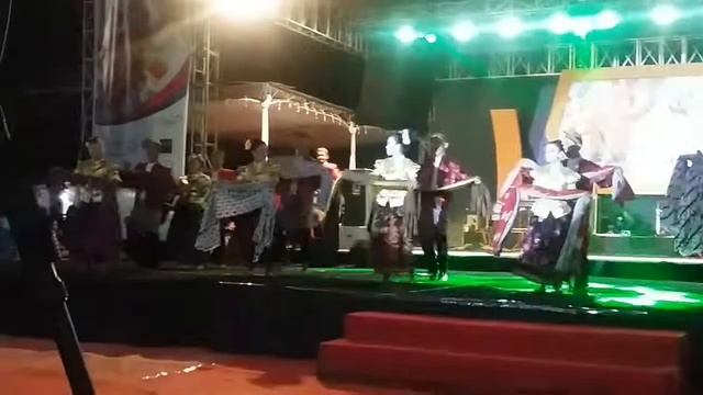 Traditional Creation Dance - Tari Kreasi Tradisional - Gebyar Batik Nusantara -SMAN 3 Pekalongan