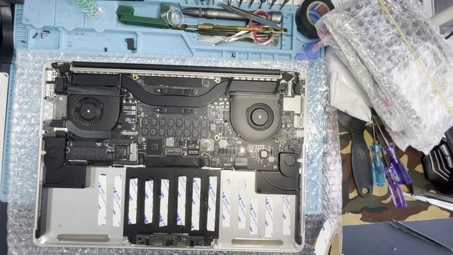 Apple MacBook Pro A1398 Cambio De Bateria