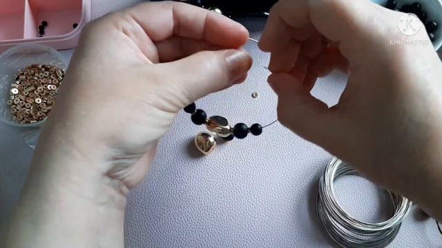 Комплект украшений. Чёрное с золотом.