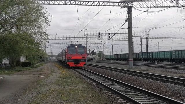 Электропоезд ЭД4М-0135 прибывает на ст. Полетаево-1