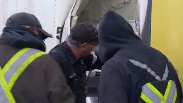 Air Cushions Save Overturned Semi - Heavy Rescue - S04 EP09 - Reality Drama