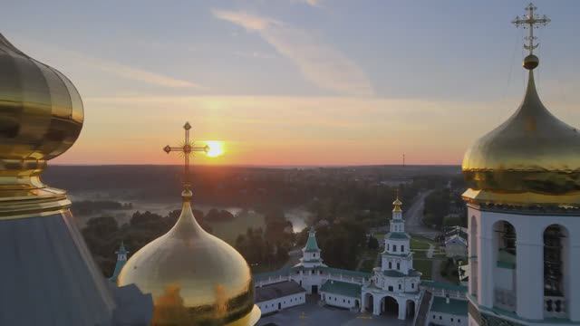 Московская область. Новый Иерусалим - музей или православная святыня_