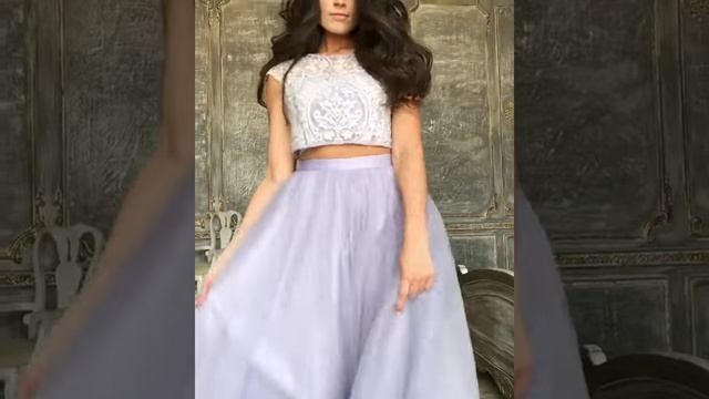 Нежное лавандовое платье с кроп-топом