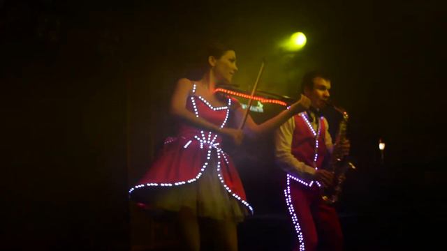 Led/Lazer Instrumental Show (Violin And Saxophone)