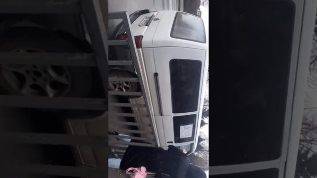 уже садимся в фольксваген и едем к родственникам