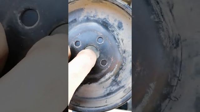 Как поменять ремень помпы и генератора, и исправить положение ролика помпы Хундай Акцент