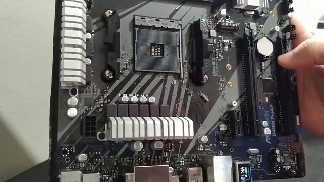 ASRock B450M Pro4 F Unboxing