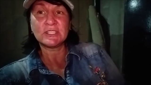 Стирать зимой в ручную будет сложно  Искупала Черныша