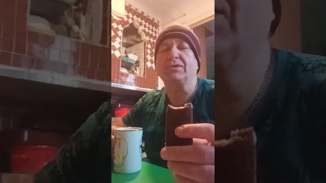 На обзор Киндер пирожное молочный ломтик из магазина красное и белое