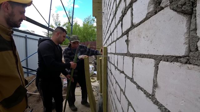 Банана выпустили из тюрьмы. Косяк с  прокладками под уголки..