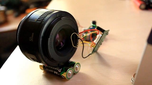 用 AVR 控制 Canon EF 鏡頭