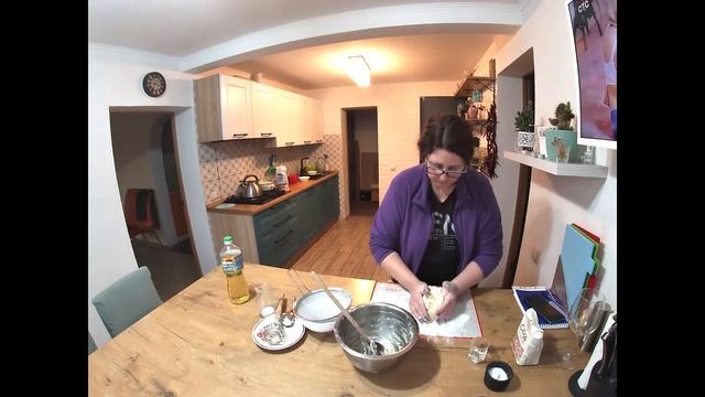 Рулет с чёрной смородиной.