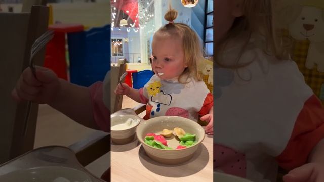 Признавайтесь, кому пельмешек захотелось?? #самоприкорм #пельмени #ребенокблогер #ребеноккушает